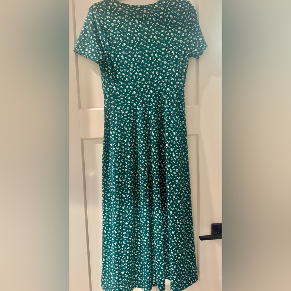 Two dresses! - Picture 5 of 7